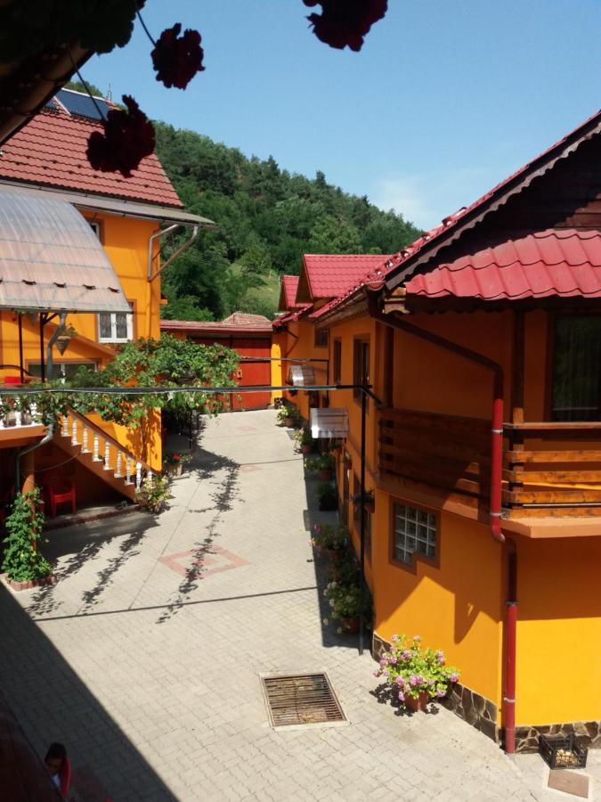 Pension Calborean Talmacel Exterior photo